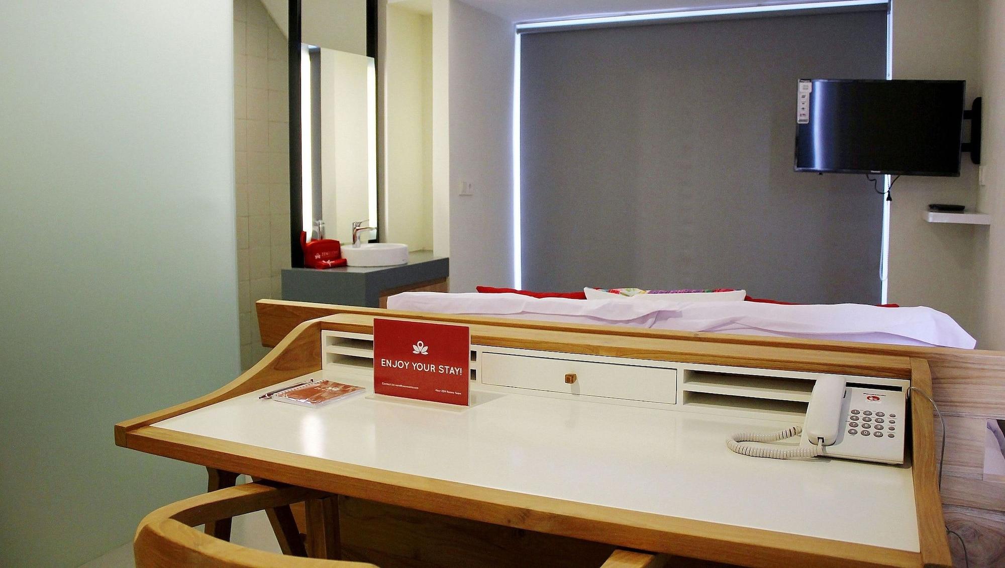 Zen Rooms Patra Kuningan Syariah Jakarta Exterior foto