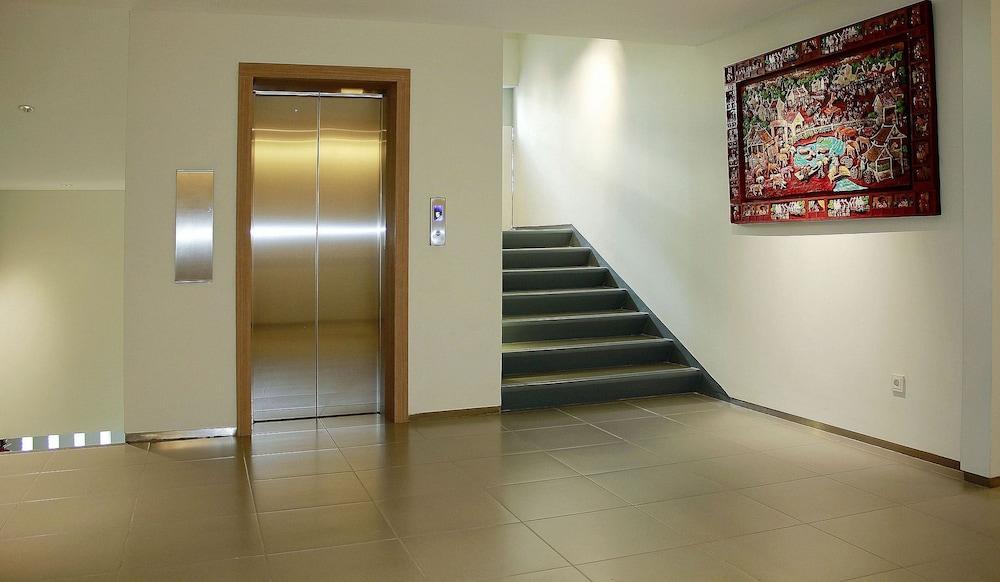 Zen Rooms Patra Kuningan Syariah Jakarta Exterior foto